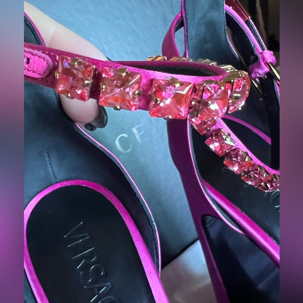 VERSACE Decollete Pink Lemonade Satin Platform Crystal Pointy Heels EU 40 - Picture 10 of 16